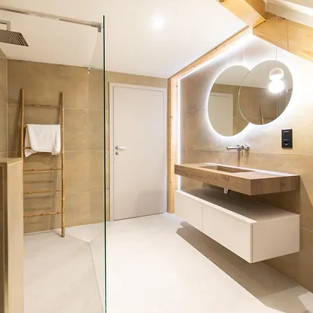 Koeur Du Chateau Apartament *