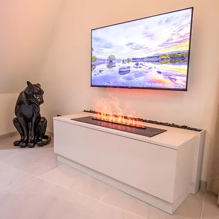 Koeur Du Chateau Apartament *